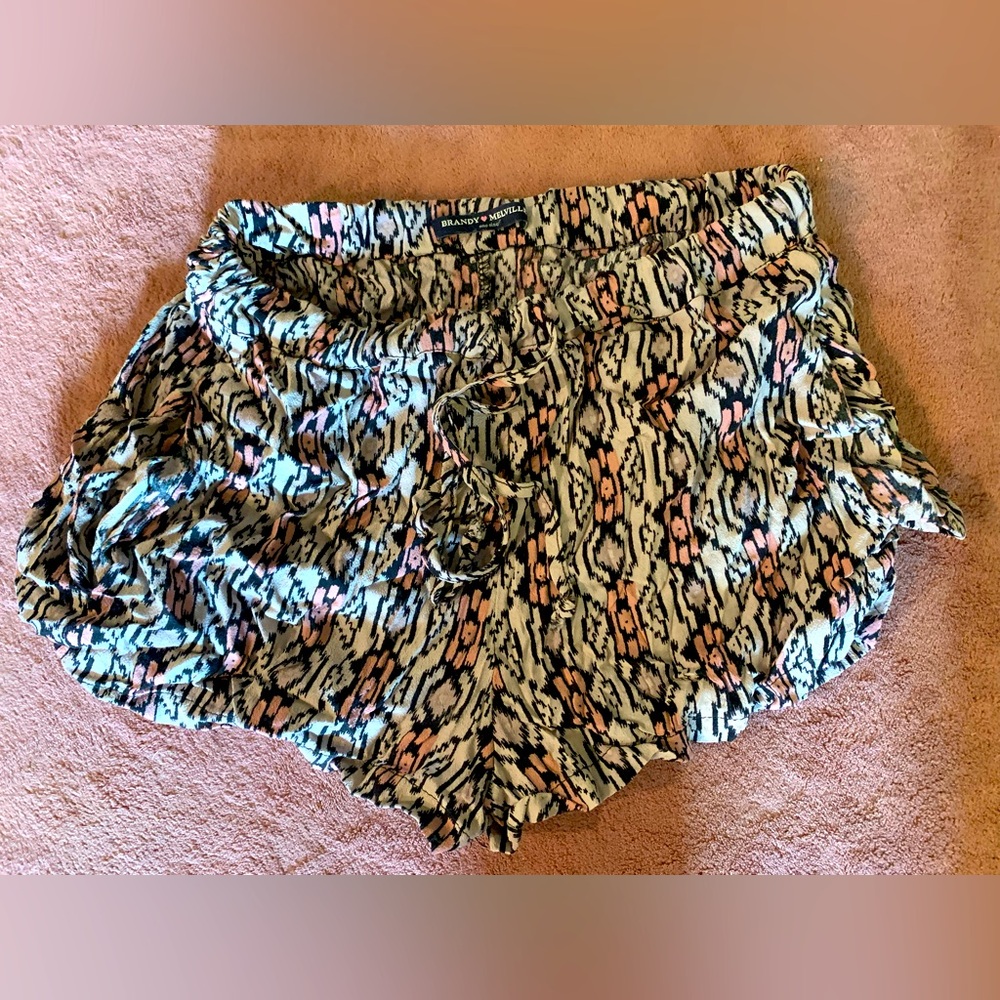 Brandy Melville pull on shorts